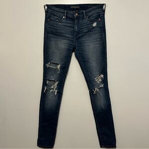 Abercrombie & Fitch• Super Skinny Jeans